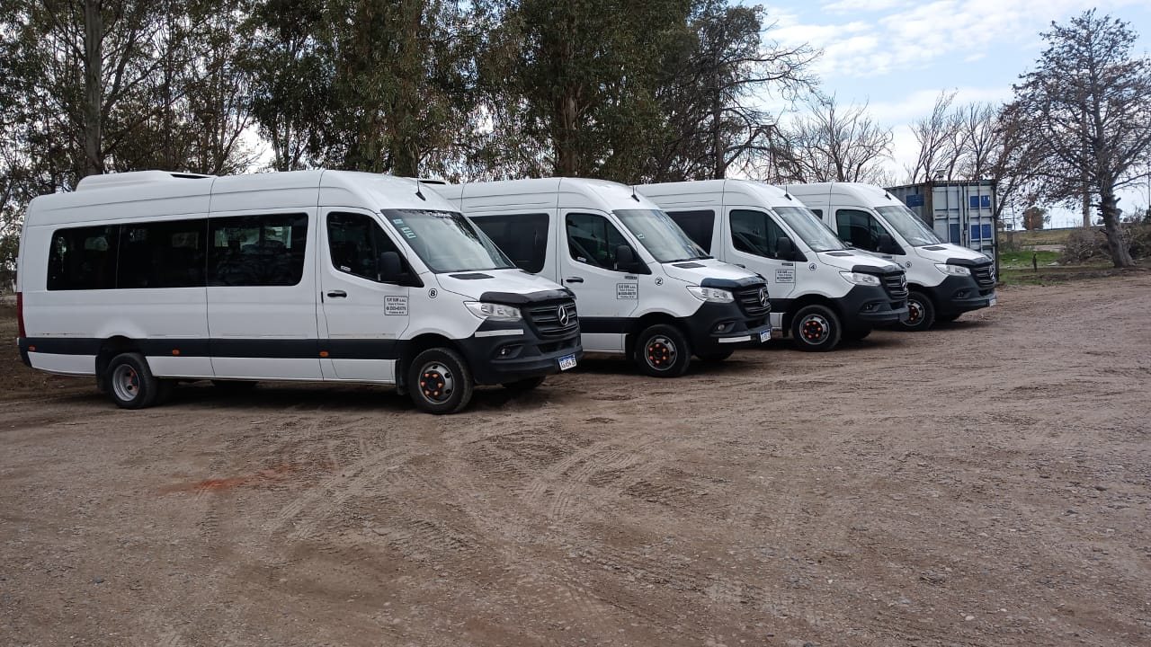 Unidades Eje Sur estacionadas en operación